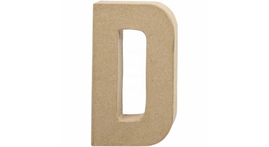 Bogstav D. H:20,2 cm. 1 stk. Papmach
