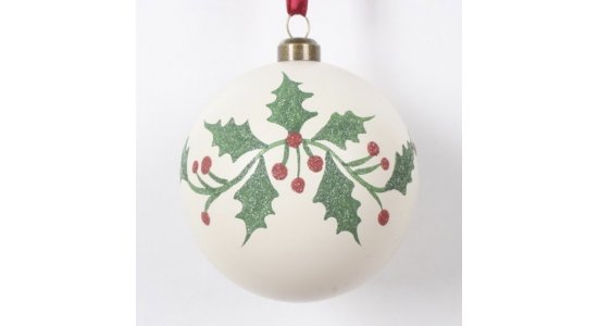 Julekugle, mat cremefarvet med dekoration af kristtj�rn.  8 cm