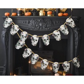 Baroque Kranie guirlande. 14 kranier p 2,5 m snre. 18 cm hje.