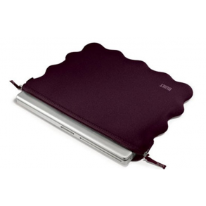 Bumper Sleeve. Built NY.Mrk Bordeaux.