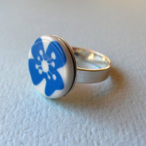 Casalinga slvring med bl blomst