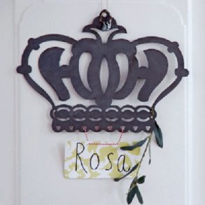 Krone til ophng. Pynt, navneskilt mv.